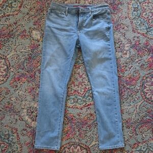 Lucky Brand Men’s Straight Jeans in Light Blue Denim